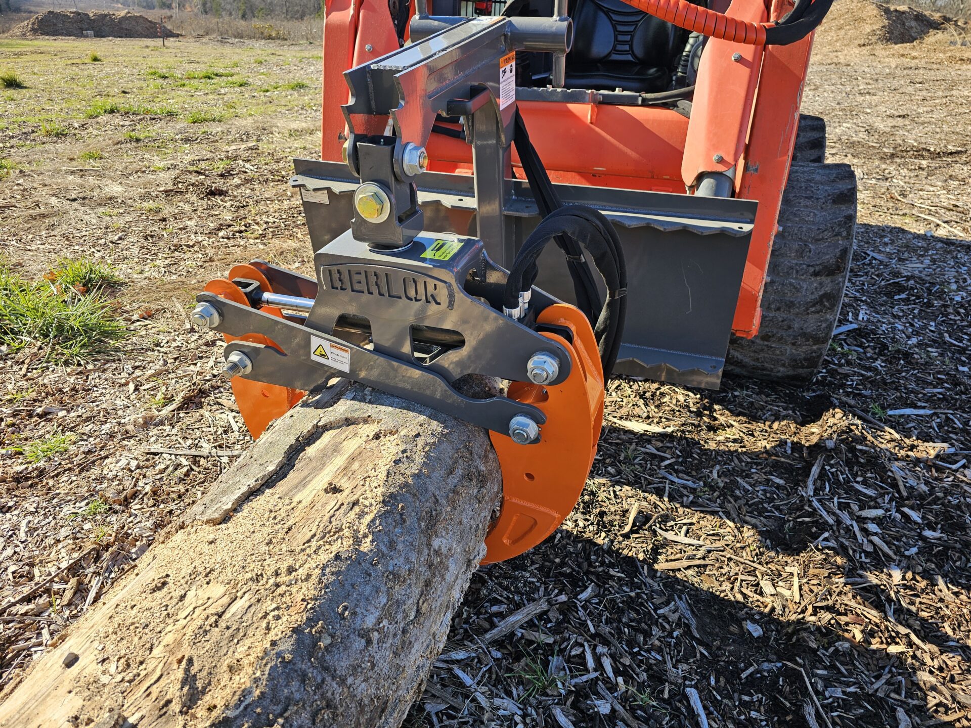 BERLON FORESTRY CLAW FOR SKID STEER